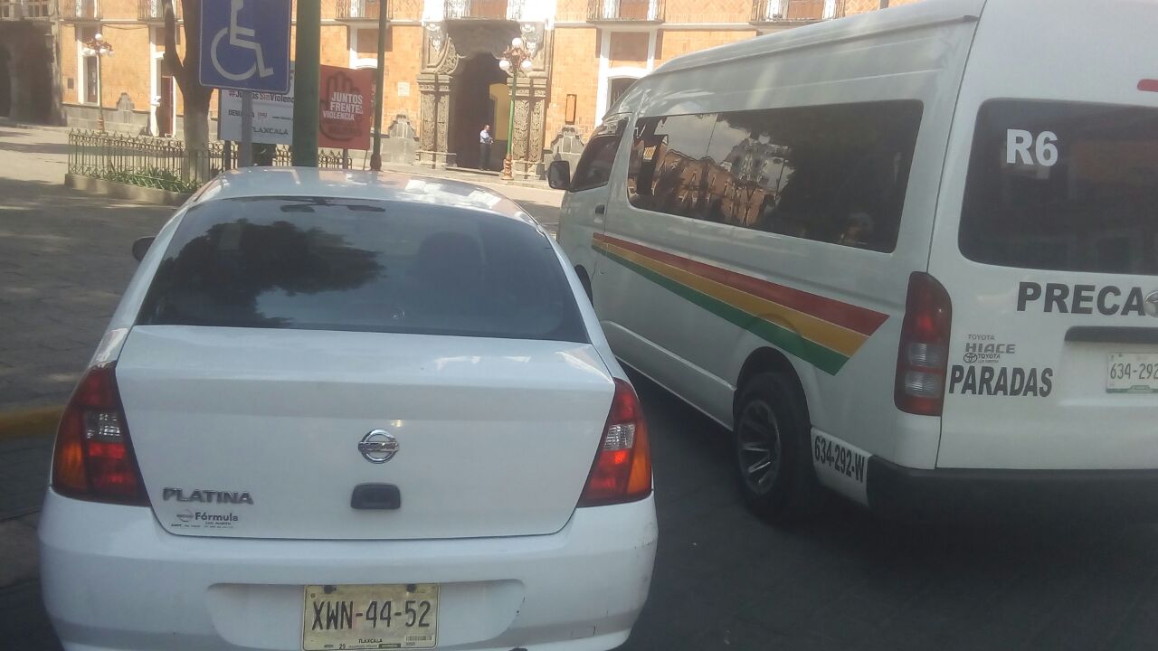 Transportistas no respetan áreas para discapacitados en Tlaxcala